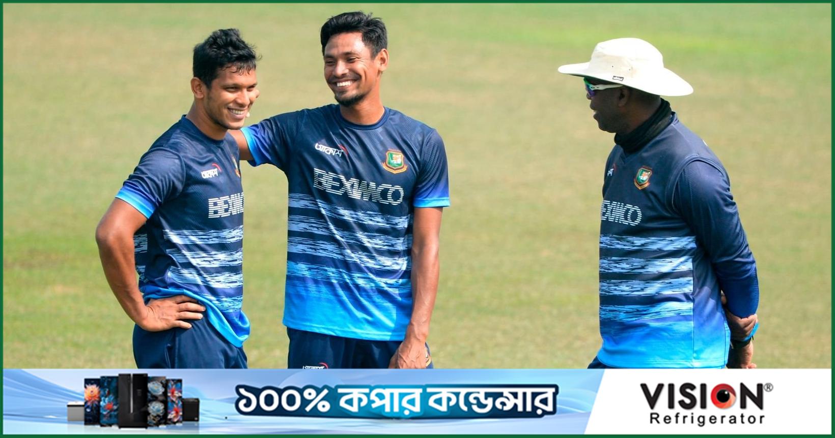 বাংলাদেশের সাবেক কোচ এখন বাবরদের হেড কোচ